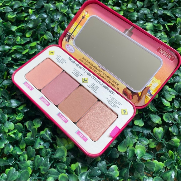 Prestige Makeup Medley Retail $187 - Picture 13 of 16